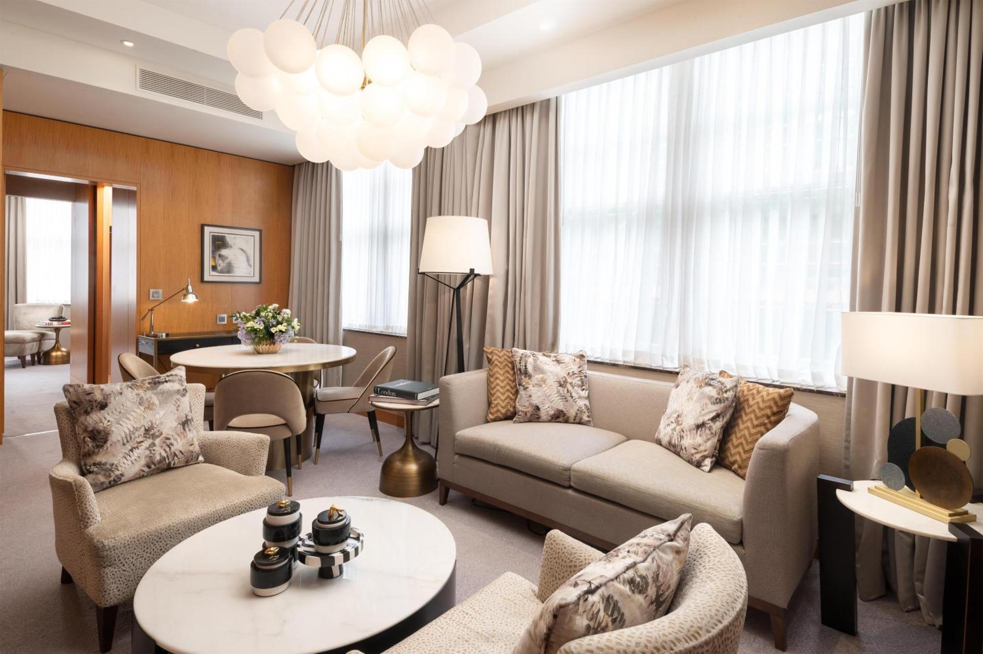 One-Bedroom Suite Lounge Access