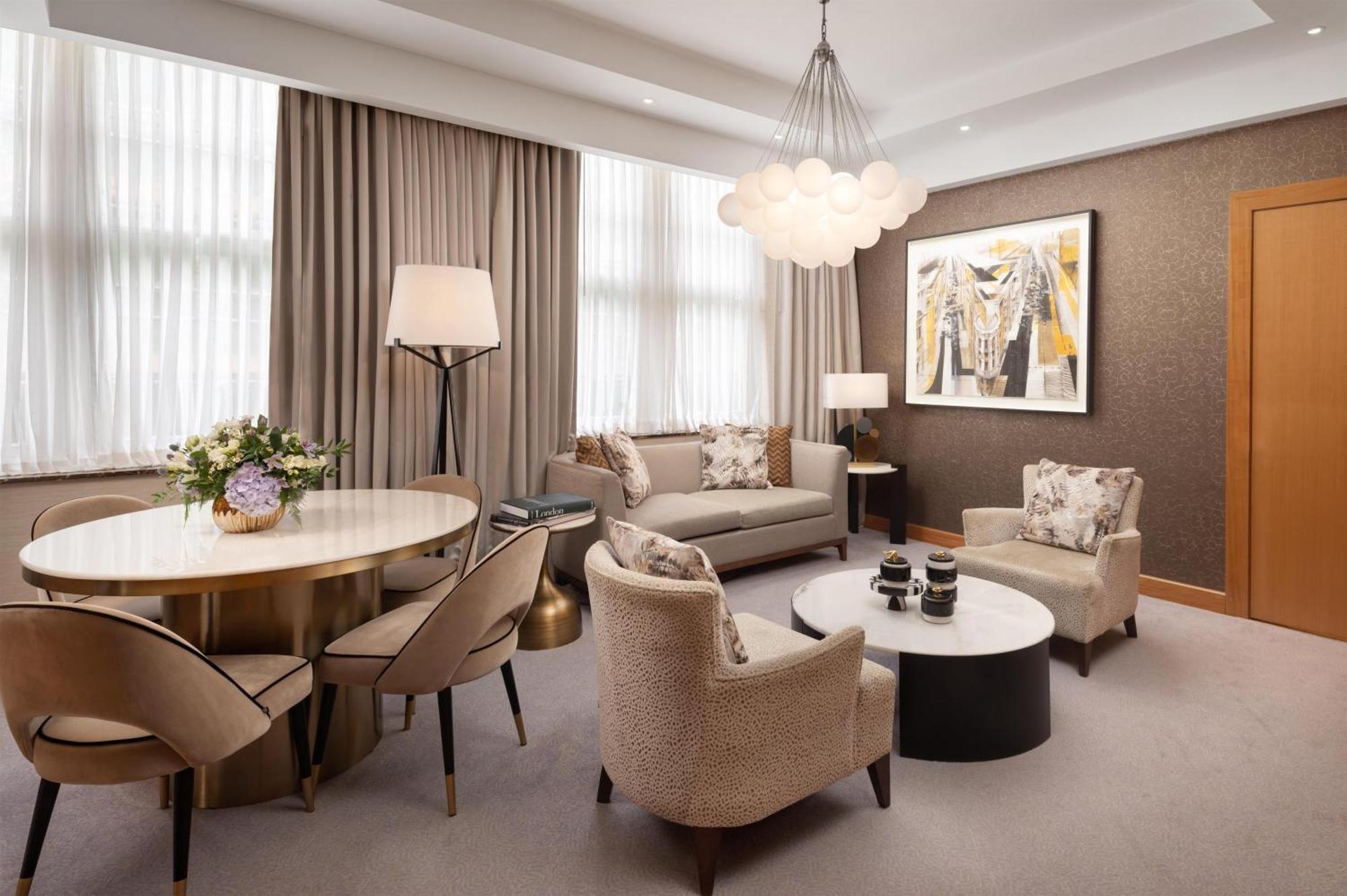 One-Bedroom Suite Lounge Access